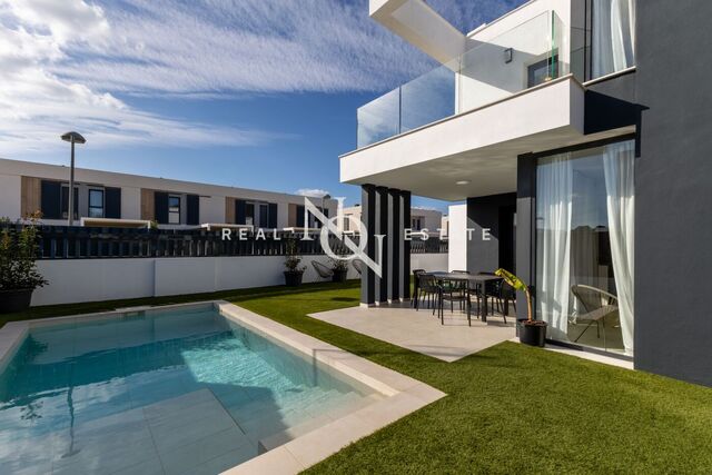 Casa de luxe de 170 m2 amb piscina i vistes en lloguer a Bétera