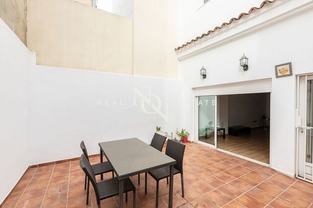 Casa de 300 m2 amb vistes en venda a Moncada