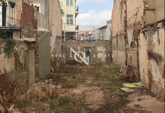 Parcel·la de 153 m2 en venda a Moncada