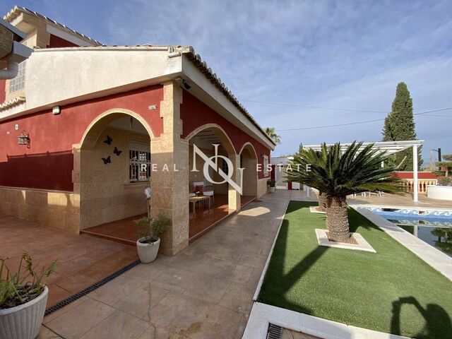 Casa de 189 m2 amb piscina i vistes en venda a Bétera