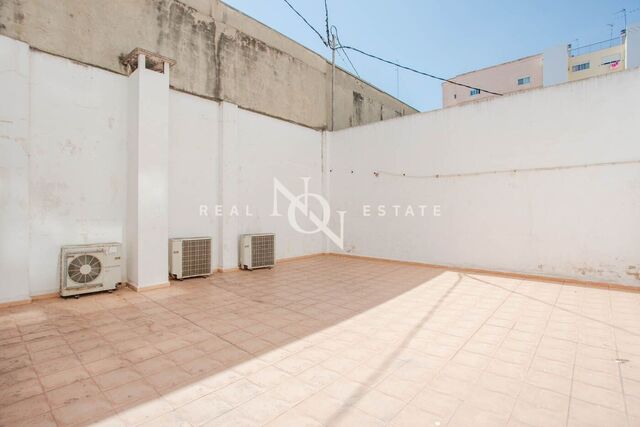 Local comercial de 214 m2 en venda a València