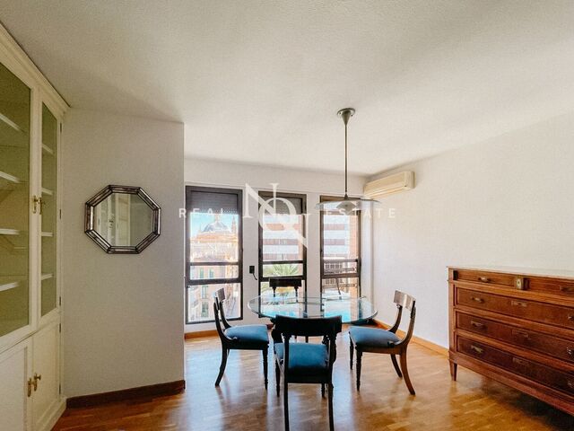 104 sqm flat with views and terrace for rent in El Botànic, València