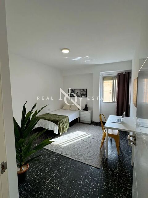 Piso de 3 habitaciones en alquiler en zona Malvarrosa