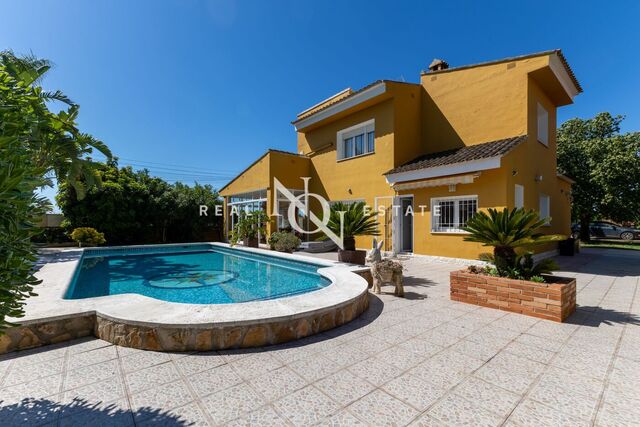 Villa de lujo en Venta en La Masía, Bétera