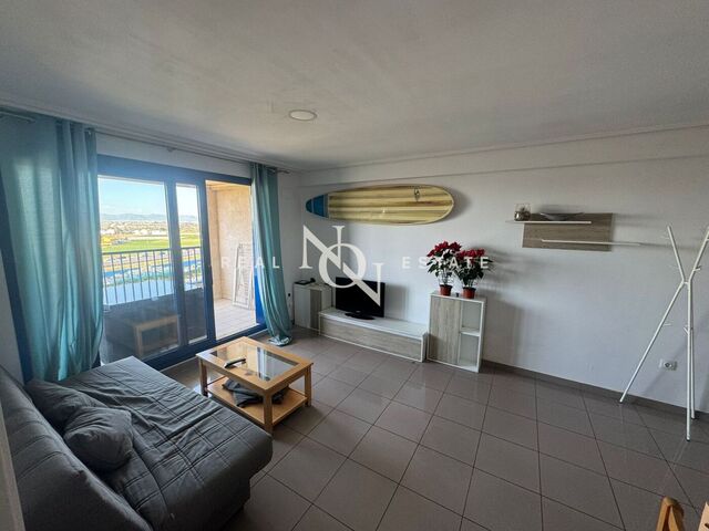 93 sqm flat with pool and terrace for rent in València