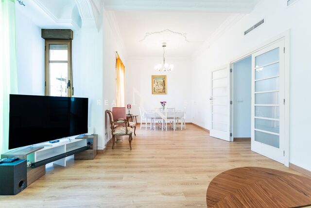 Piso de tres habitaciones  en alquiler plaza españa