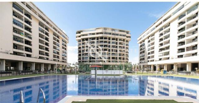 Piso reformado con vistas al mar en el mejor residencial de La Patacona