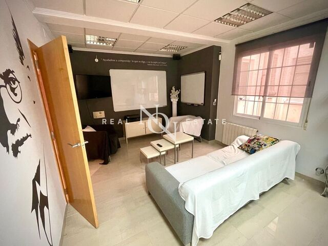 Piso reformado de 2 habitaciones en alquiler en Torrefiel