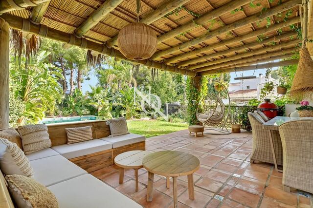 Luxus haus von 329 m2 mit schwimmbad und ansichten zum verkauf in Dénia